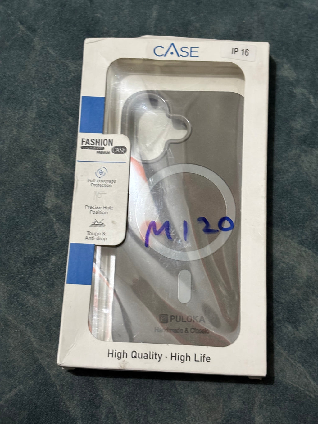 Premium leather cases of iPhone and Samsung